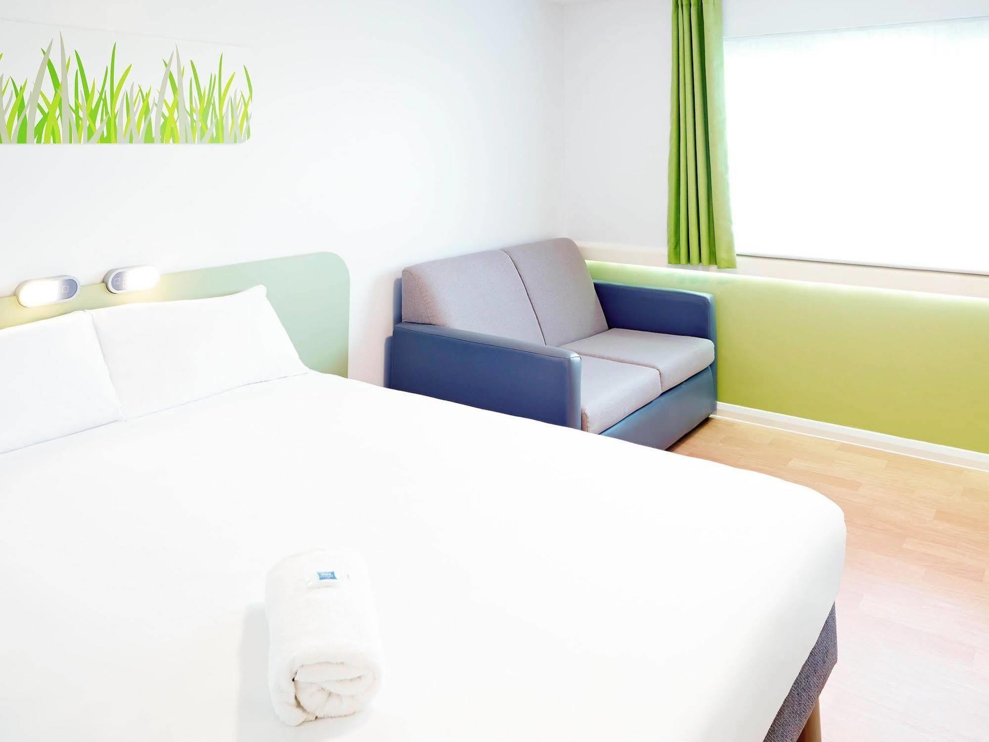Ibis Budget Knutsford Luaran gambar