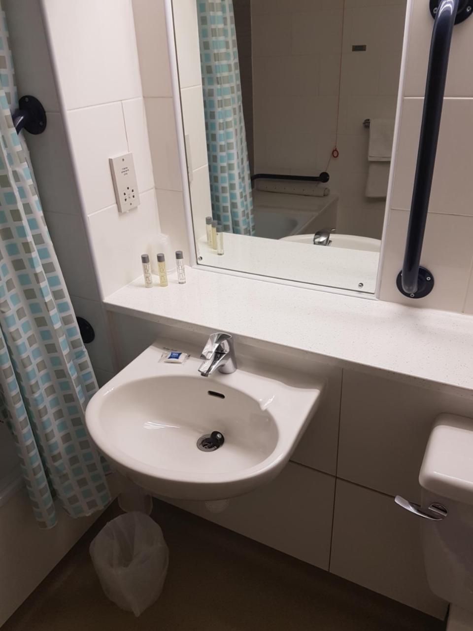 Ibis Budget Knutsford Luaran gambar